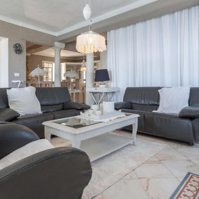 Luxury Villa with Jacuzzi in Les Issambres - Appartement 4 Chambres - 11