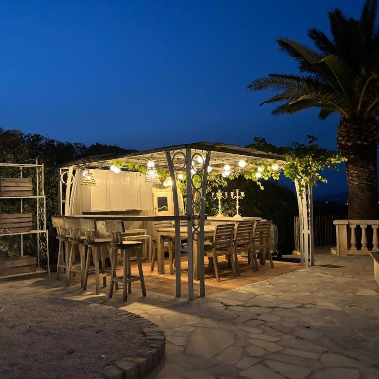 Luxury Villa with Jacuzzi in Les Issambres - Appartement 4 Chambres - 21