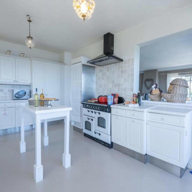 Luxury Villa with Jacuzzi in Les Issambres - Appartement 4 Chambres - 22