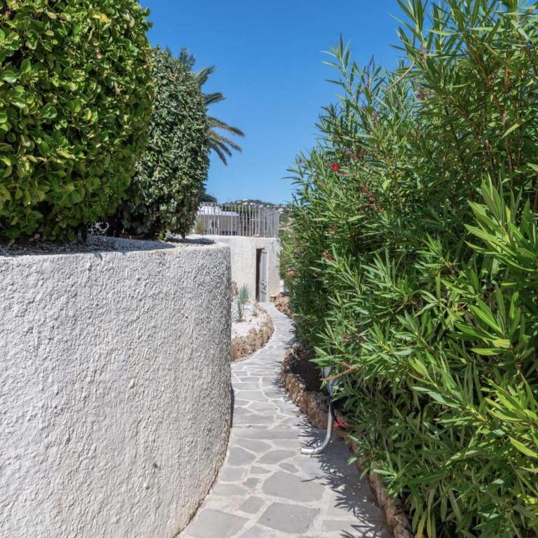 Luxury Villa with Jacuzzi in Les Issambres - Appartement 4 Chambres - 35