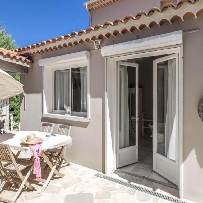Luxury Villa with Jacuzzi in Les Issambres - Appartement 4 Chambres - 38