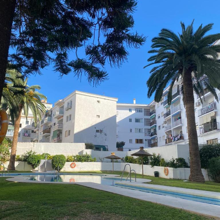 ¡A un paso de peatonal del Balcón de Europa! - One-Bedroom Apartment - 3