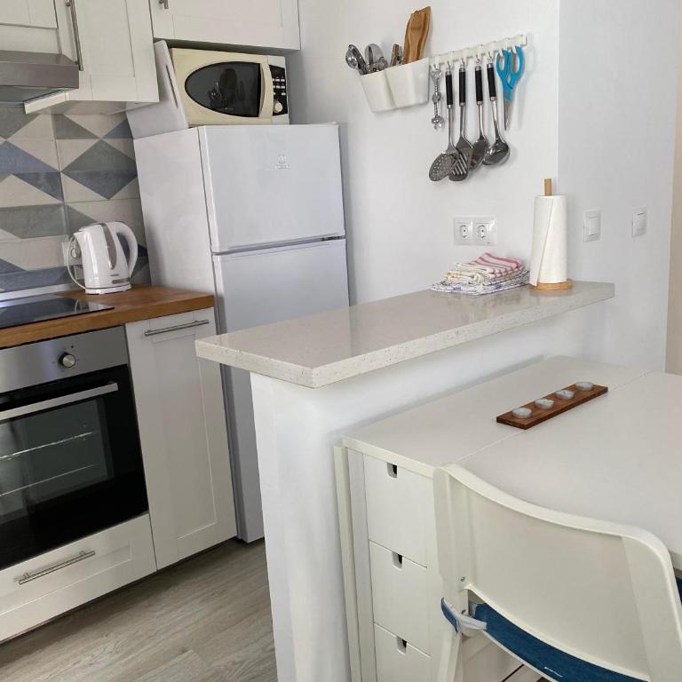 ¡A un paso de peatonal del Balcón de Europa! - One-Bedroom Apartment - 10