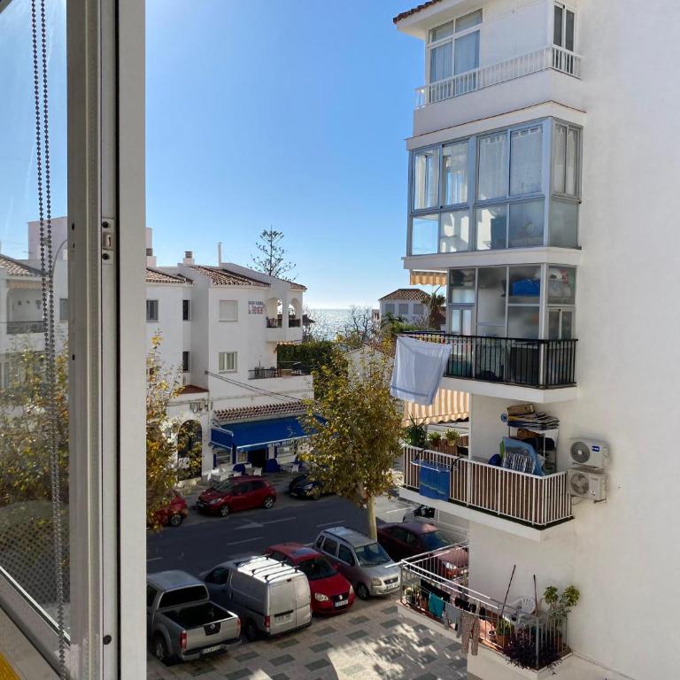 ¡A un paso de peatonal del Balcón de Europa! - One-Bedroom Apartment - 35