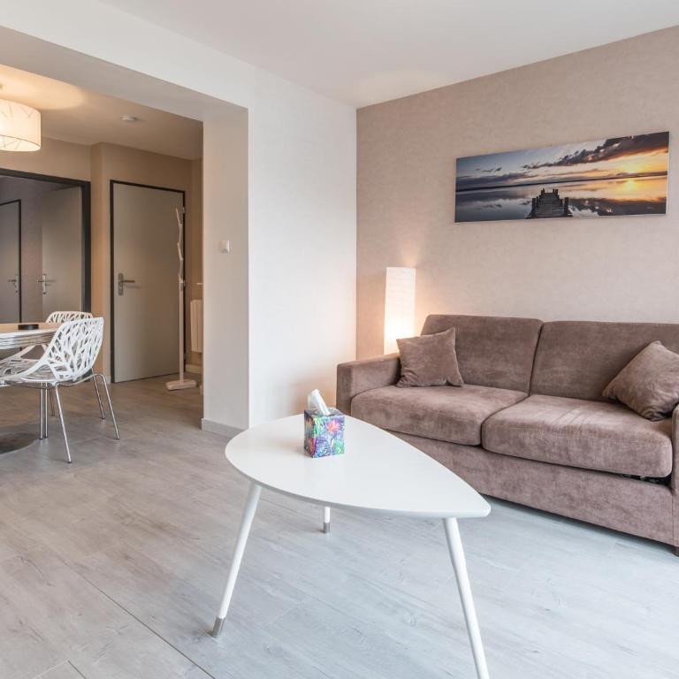 Appart Hôtel Bourgoin - Apartment with Balcony - 6