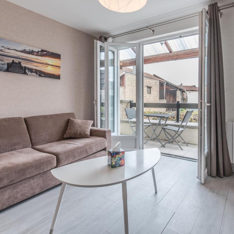 Appart Hôtel Bourgoin - Apartment with Balcony - 8