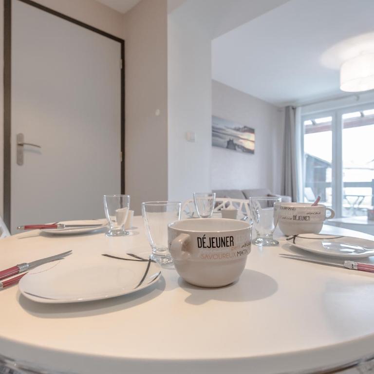 Appart Hôtel Bourgoin - Apartment with Balcony - 14