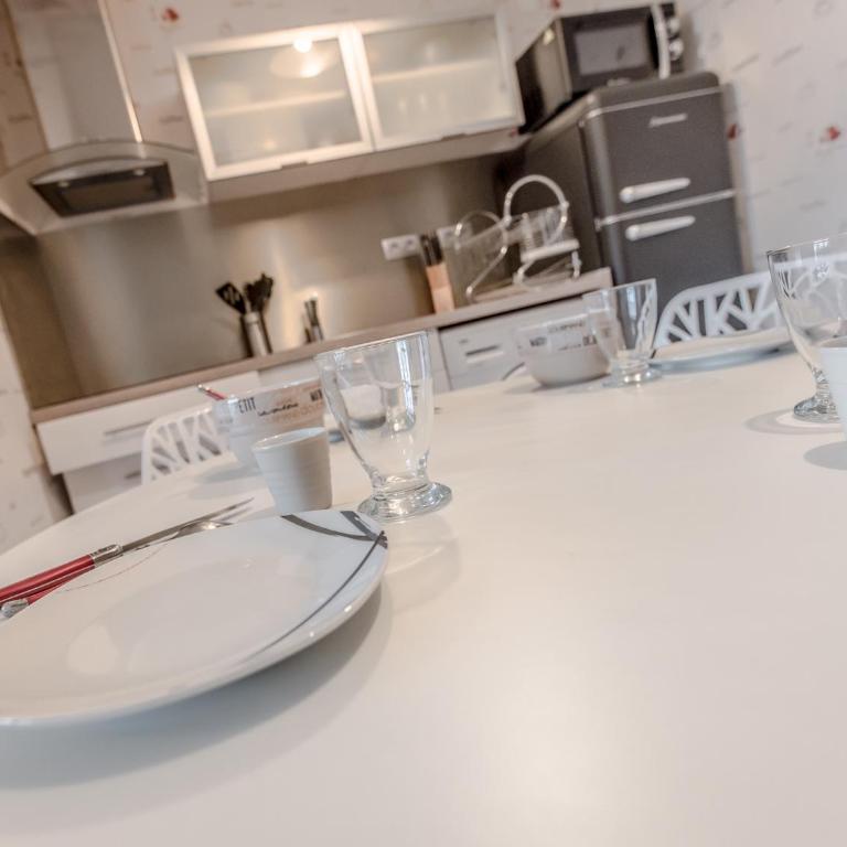 Appart Hôtel Bourgoin - Apartment with Balcony - 15