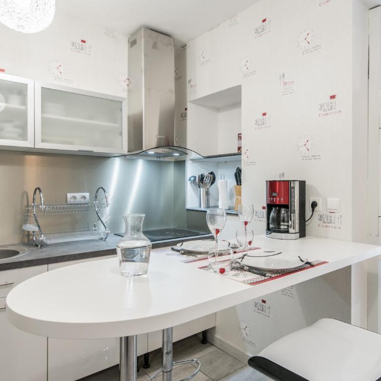 Appart Hôtel Bourgoin - Apartment with Terrace - 21