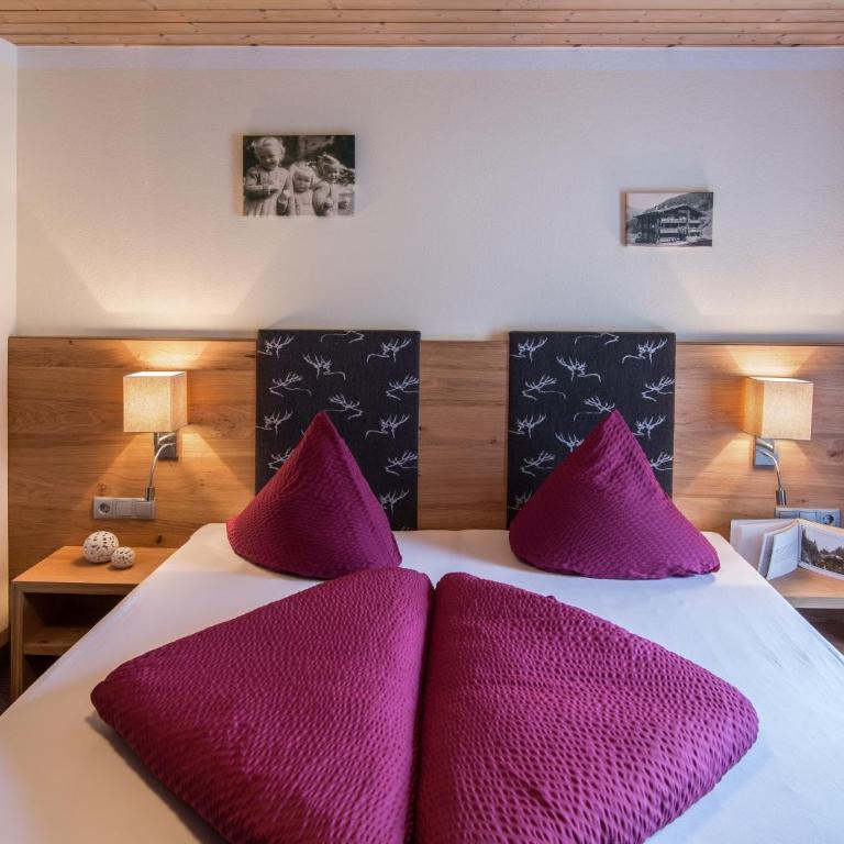 Haus Hochland - Doppelzimmer mit Zustellbett - 6