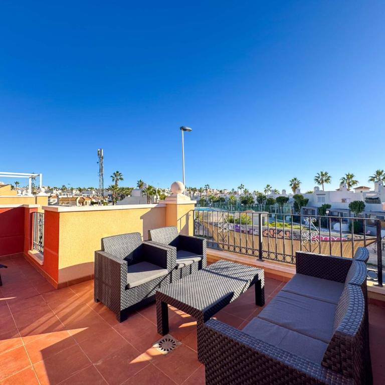 Altos Bahia Magic - Three-Bedroom House - 24