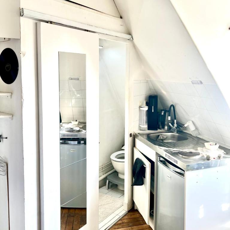 Petite Attique - avec vue sur la tour Eiffel - Appartement 1 Chambre - 24