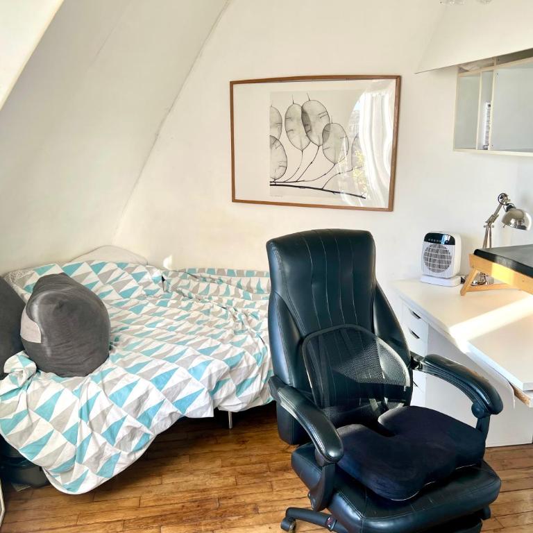 Petite Attique - avec vue sur la tour Eiffel - Appartement 1 Chambre - 3