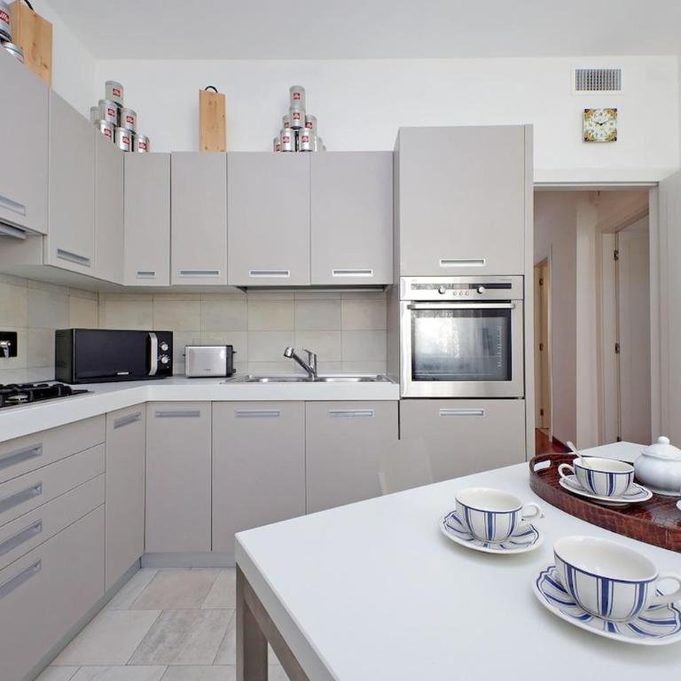 POOL-Balcony-JACUZZi-AirCond-Wifi-Luxury Apartment - Deluxe Apartment mit 1 Schlafzimmer - 37
