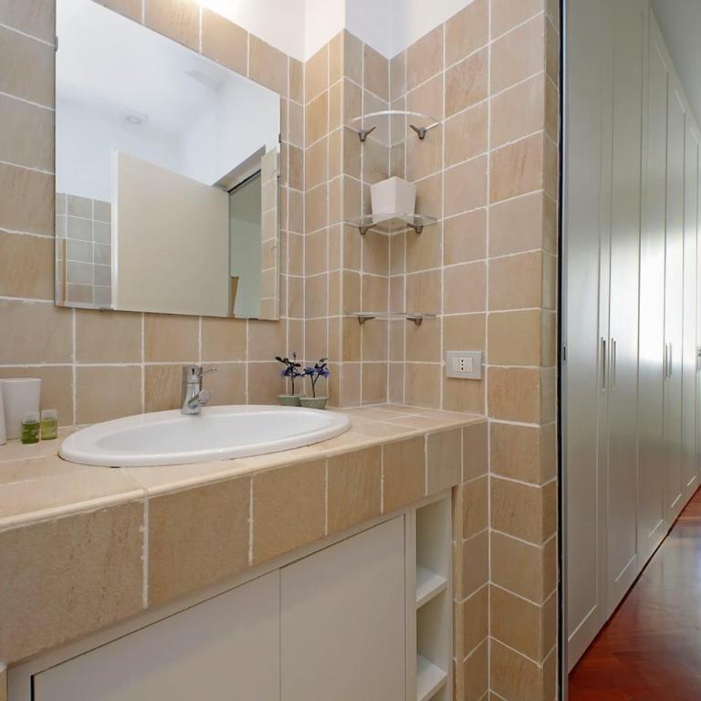 POOL-Balcony-JACUZZi-AirCond-Wifi-Luxury Apartment - Deluxe Apartment mit 1 Schlafzimmer - 24