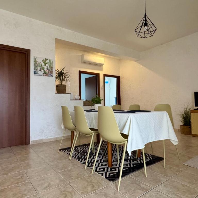 3 min Walk to Beach 3BR Apartment with Terrace AC & Parking - Appartamento con 3 Camere da Letto e con Balcone - 23