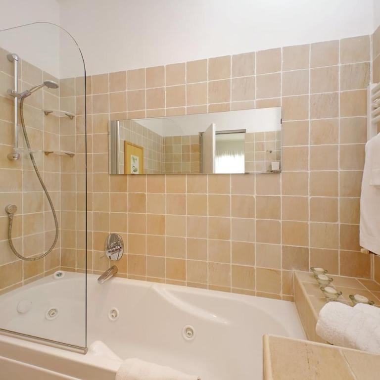 POOL-Balcony-JACUZZi-AirCond-Wifi-Luxury Apartment - Deluxe Apartment mit 1 Schlafzimmer - 19