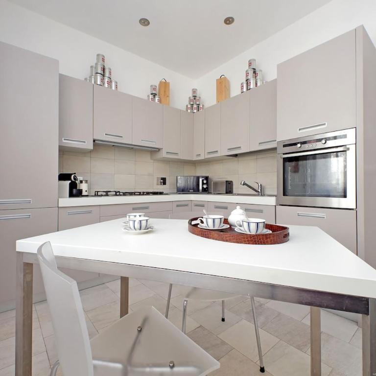POOL-Balcony-JACUZZi-AirCond-Wifi-Luxury Apartment - Deluxe Apartment mit 1 Schlafzimmer - 38