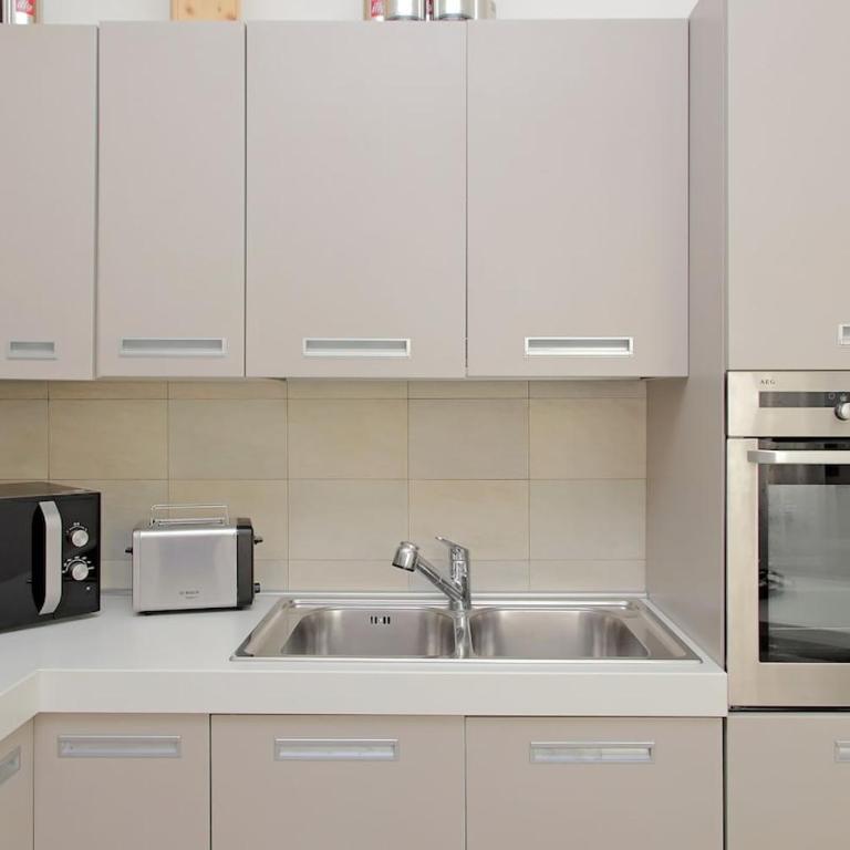 POOL-Balcony-JACUZZi-AirCond-Wifi-Luxury Apartment - Deluxe Apartment mit 1 Schlafzimmer - 35