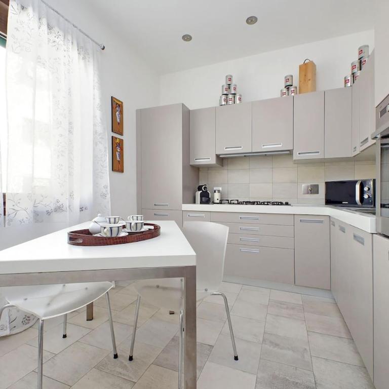 POOL-Balcony-JACUZZi-AirCond-Wifi-Luxury Apartment - Deluxe Apartment mit 1 Schlafzimmer - 32