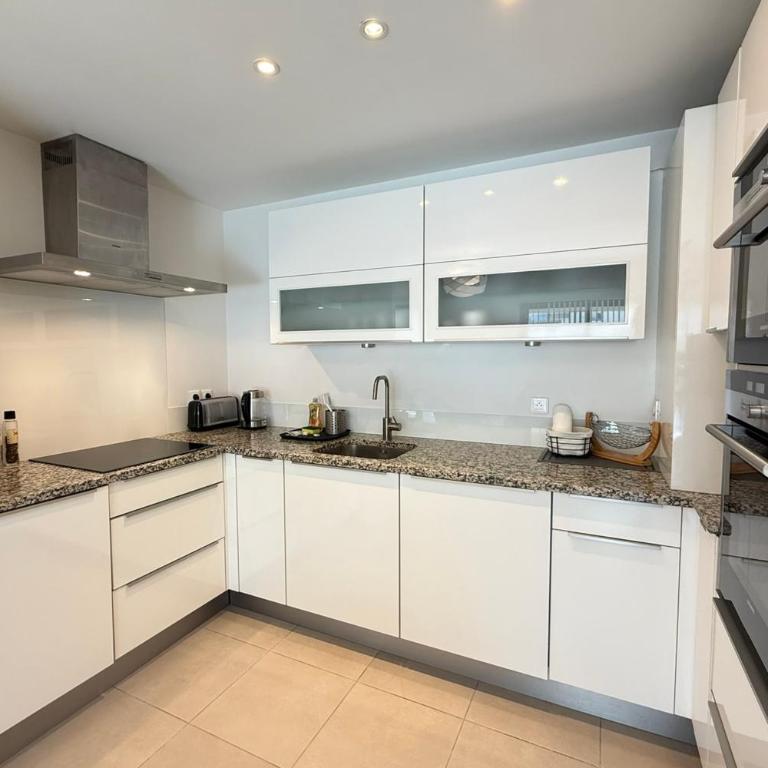 Superb apartment for 4 Sea view & terrace Private parking - Apartment - 14