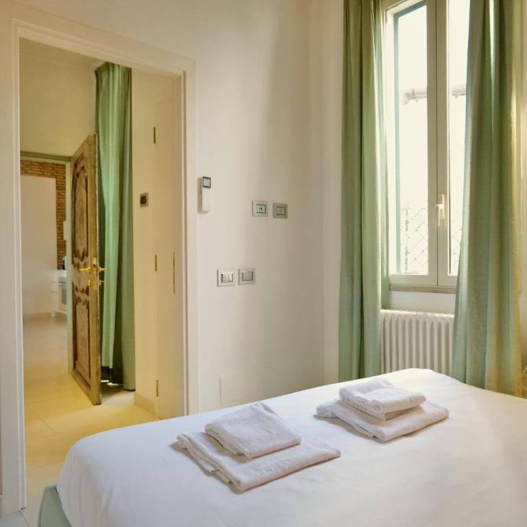 Fororomano Luxury - Appartamento con 2 Camere da Letto e con Vista - 9