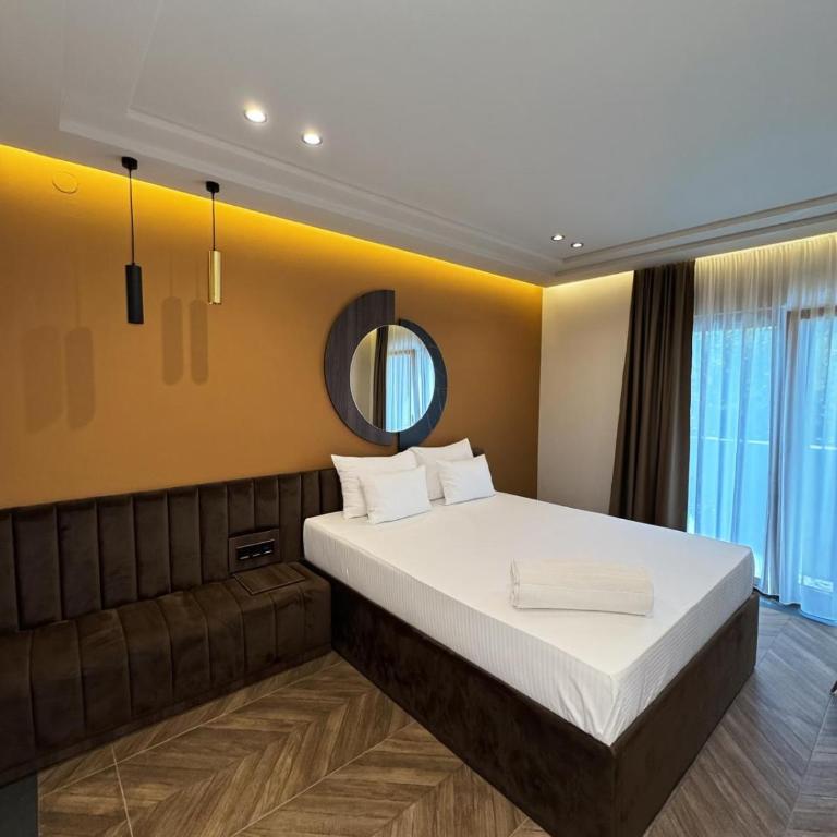 Spa&Hotel Studenac - Deluks Dvokrevetna Soba sa Bračnim Krevetom i Balkonom - 1