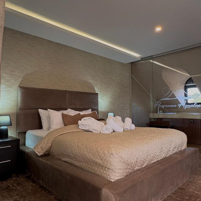 Guest House Panorama Aqualux with Free Parking - Deluxe Double Room with Hot Tub and River View - 14