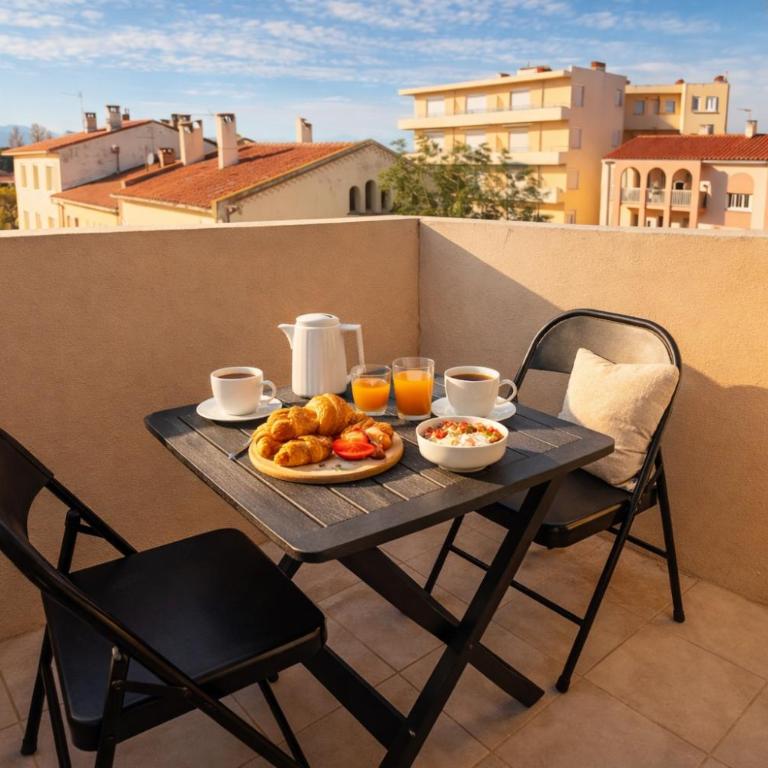 RESIDENCE DE LA PLAGE Appart à 2 pas de la plage et du marché - One-Bedroom Apartment - 1