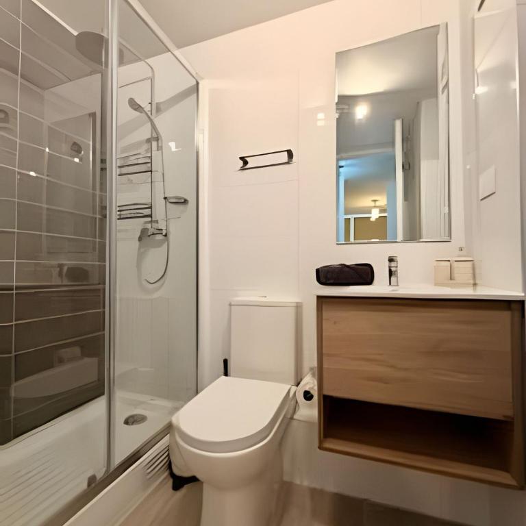Luminoso 1D 1B en Las Condes con excelente ubicación - One-Bedroom Apartment - 17