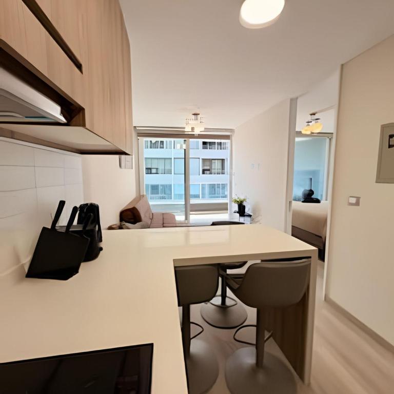 Luminoso 1D 1B en Las Condes con excelente ubicación - One-Bedroom Apartment - 23