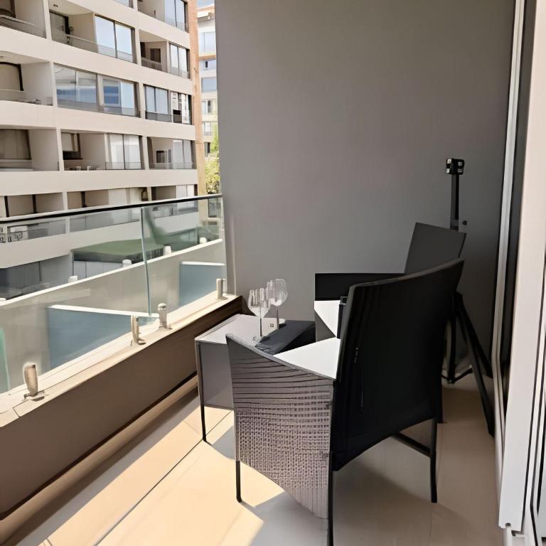 Luminoso 1D 1B en Las Condes con excelente ubicación - One-Bedroom Apartment - 32
