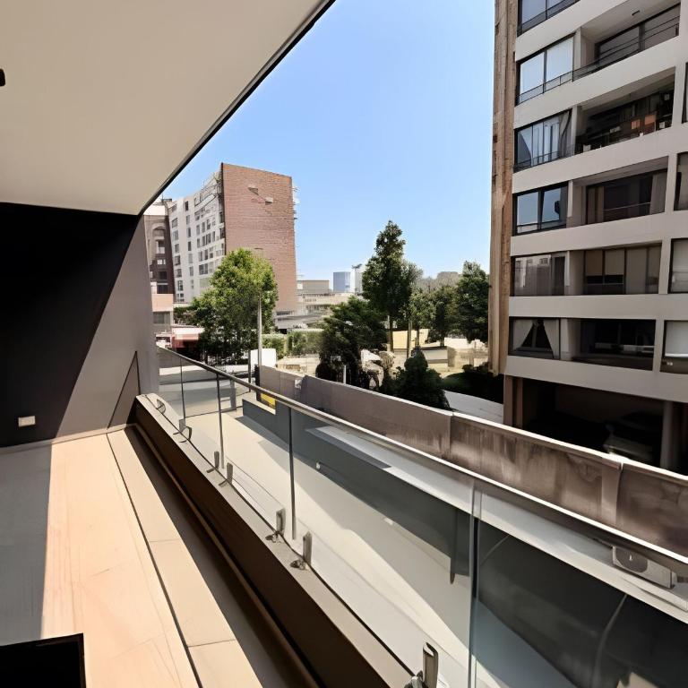 Luminoso 1D 1B en Las Condes con excelente ubicación - One-Bedroom Apartment - 33