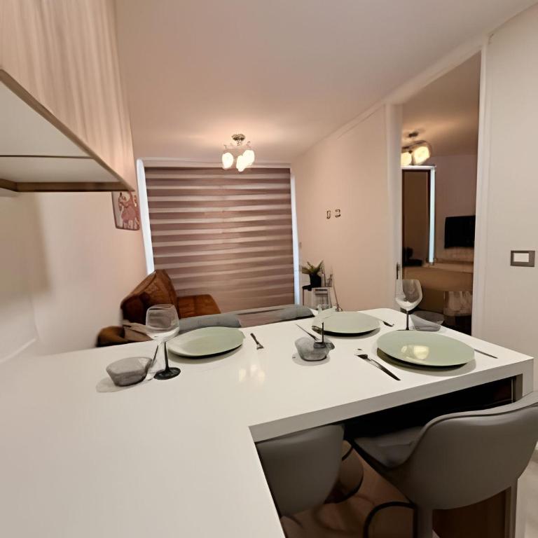 Luminoso 1D 1B en Las Condes con excelente ubicación - One-Bedroom Apartment - 38