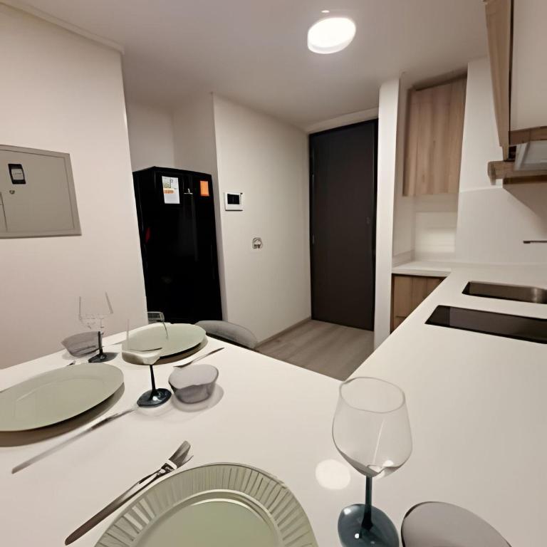 Luminoso 1D 1B en Las Condes con excelente ubicación - One-Bedroom Apartment - 39