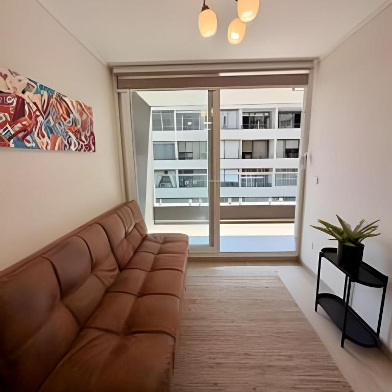 Luminoso 1D 1B en Las Condes con excelente ubicación - One-Bedroom Apartment - 45
