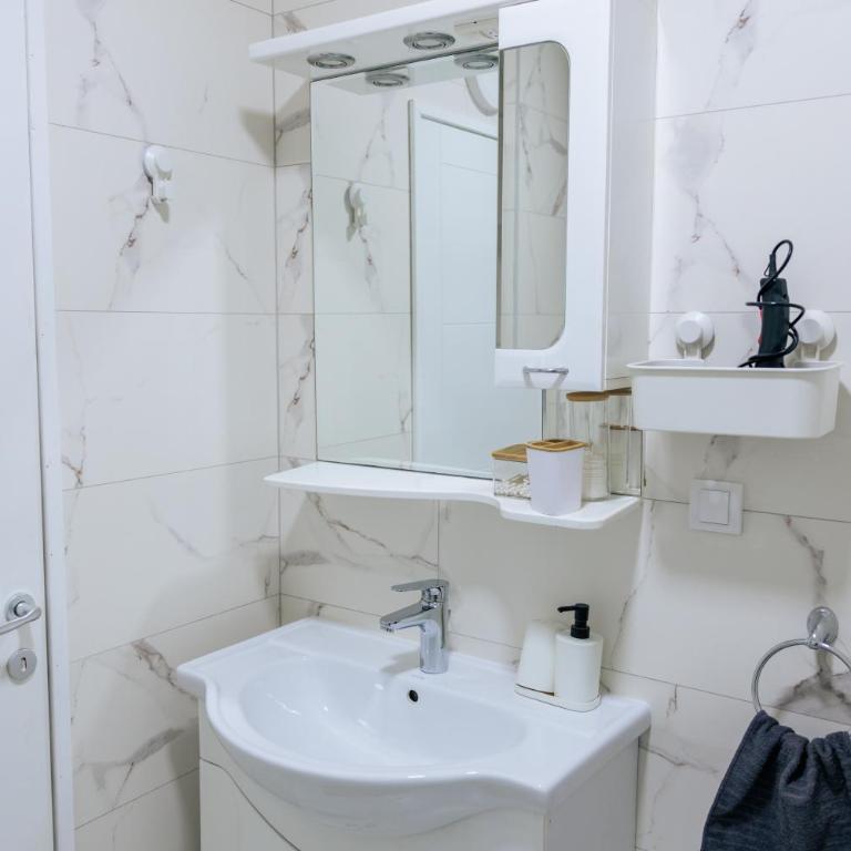 WellNest Niš Self Check-in & Parking I Moderan, miran apartman plus radni kutak - One-Bedroom Apartment - 21