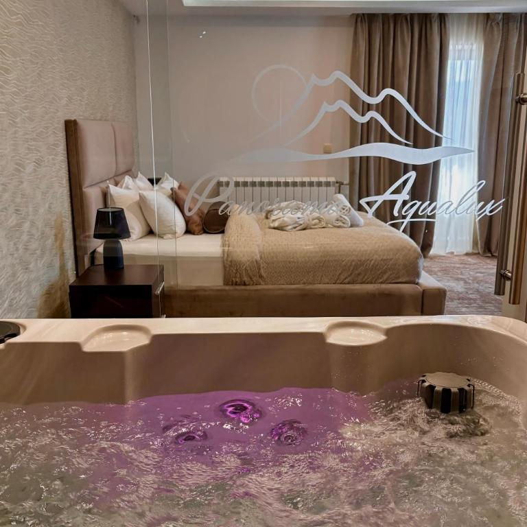Guest House Panorama Aqualux with Free Parking - Deluxe Double Room with Hot Tub and River View - 15