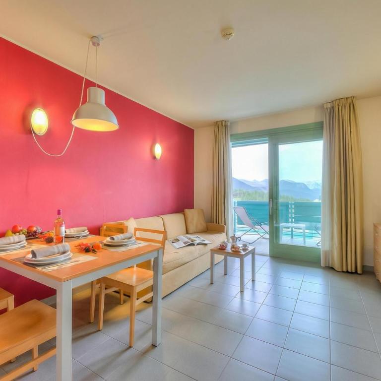 Villaggio Olimpico - One Bedroom Apartment with Balcony 5 - 6