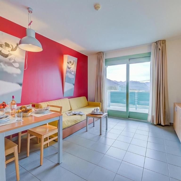 Villaggio Olimpico - One Bedroom Apartment with Balcony 7 - 4