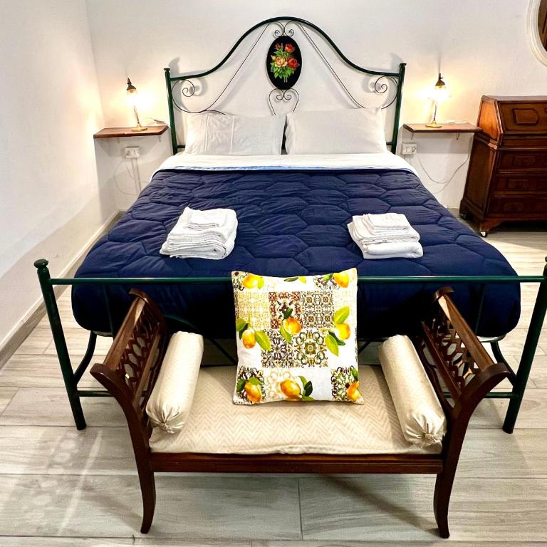 Independent Apartment in the Center of Catania - One-Bedroom House - 2