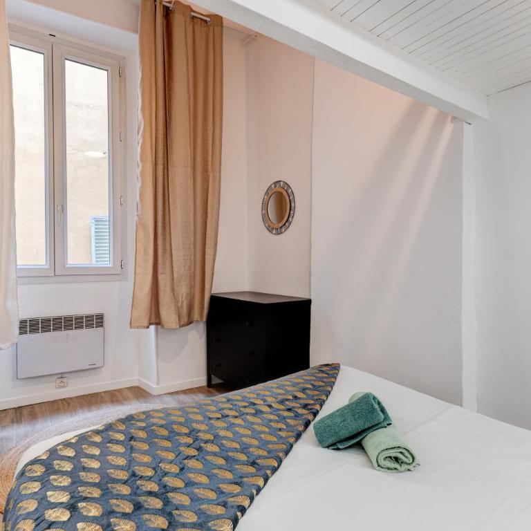 Vieille Ville - parking, 5 pers, AC, WIFI - Appartement 3 Chambres - 2