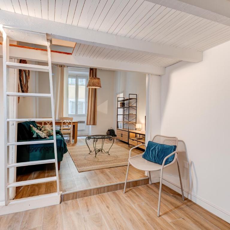 Vieille Ville - parking, 5 pers, AC, WIFI - Appartement 3 Chambres - 4