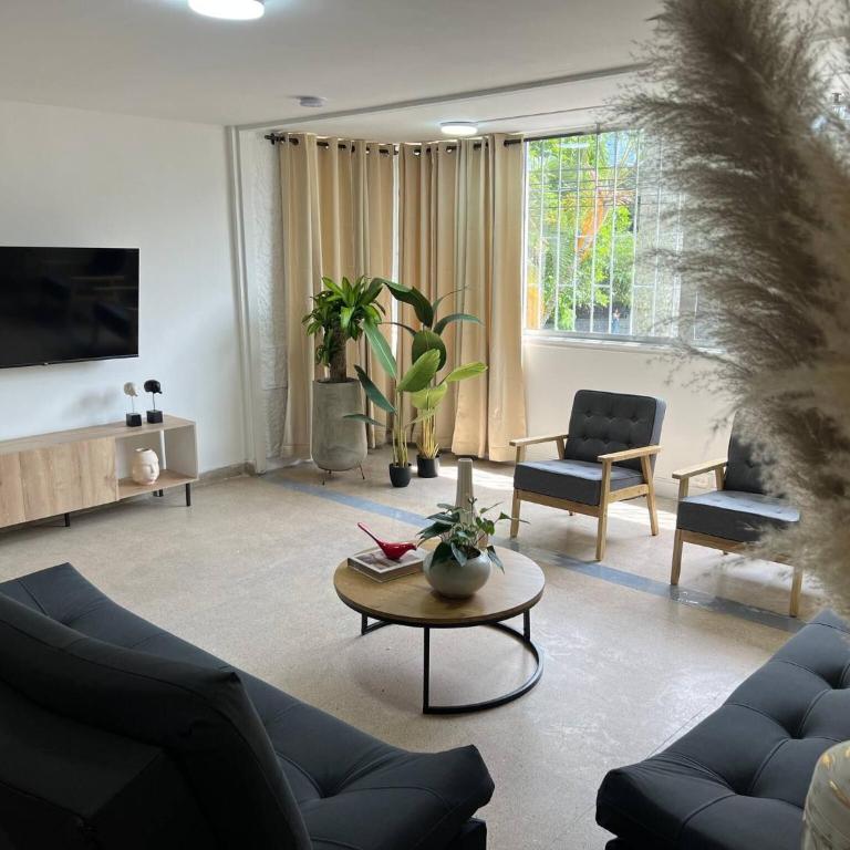 Group stay 21 guests, WiFi 900 Mb - Vacation Home - 4