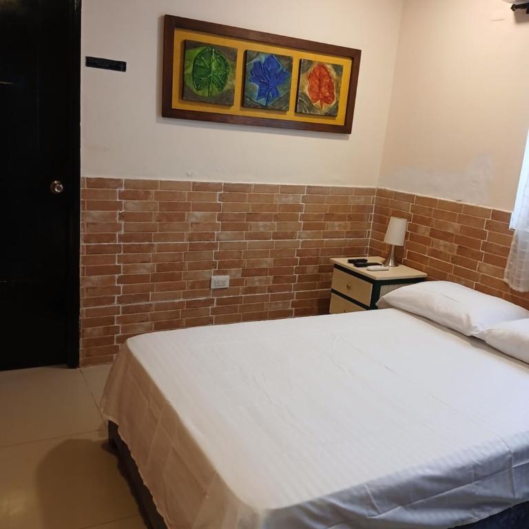 Apto amoblado barrio Los Alpes Cartagena - Two-Bedroom Apartment - 2
