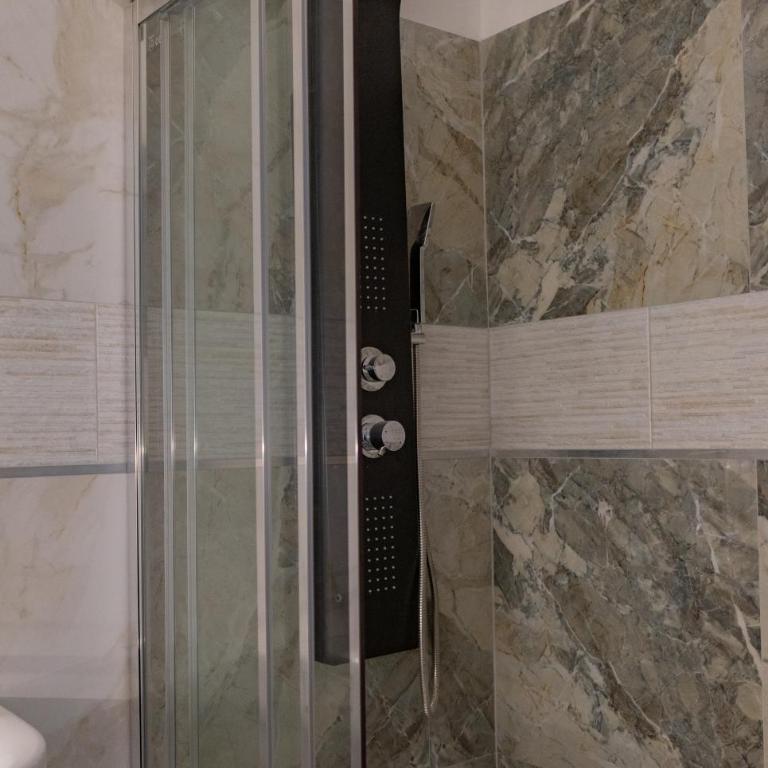 PALAZZO NOVECENTO WELLNESS B&b - Camera King Deluxe - 22