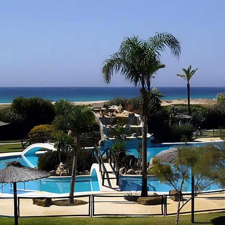 Beachfront apartment - Two-Bedroom Apartment - 4