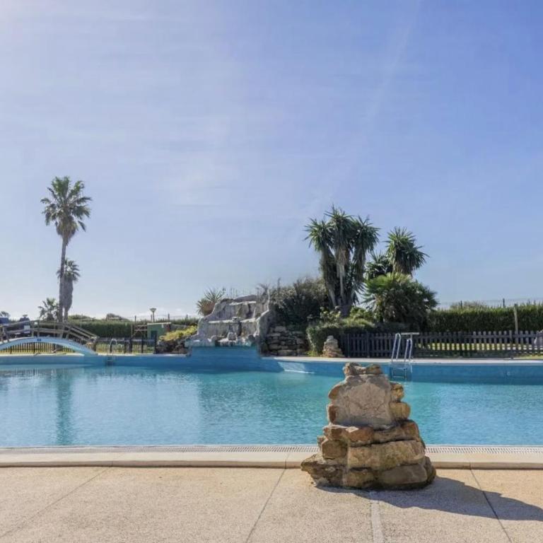 Beachfront apartment - Two-Bedroom Apartment - 38