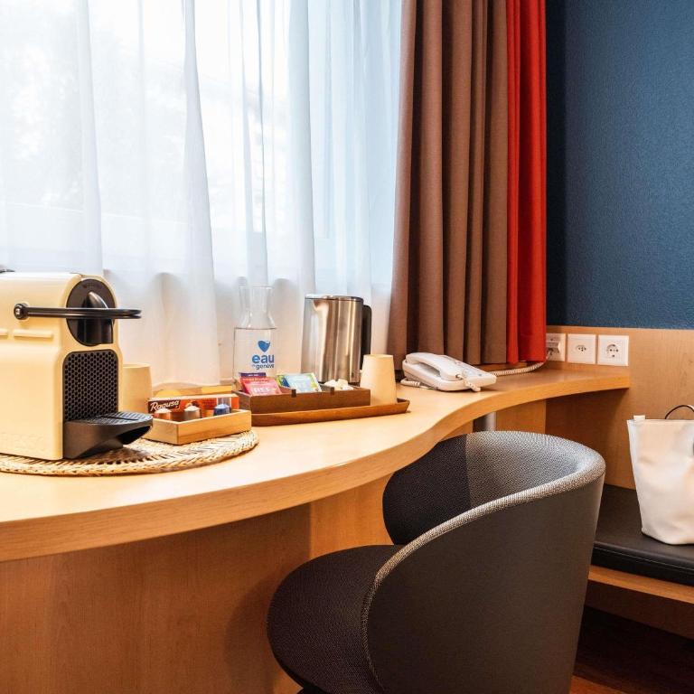 ibis Genève Centre Nations - Chambre Confort avec Lit Double et Canapé-Lit Simple - 5