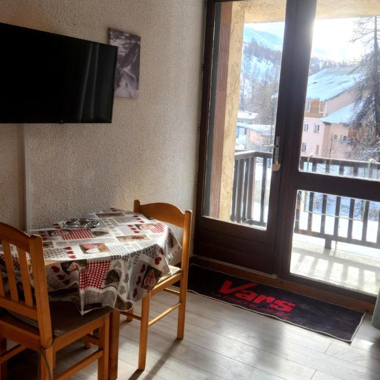 Studio Vars les Claux proche des pistes - One-Bedroom Apartment - 8